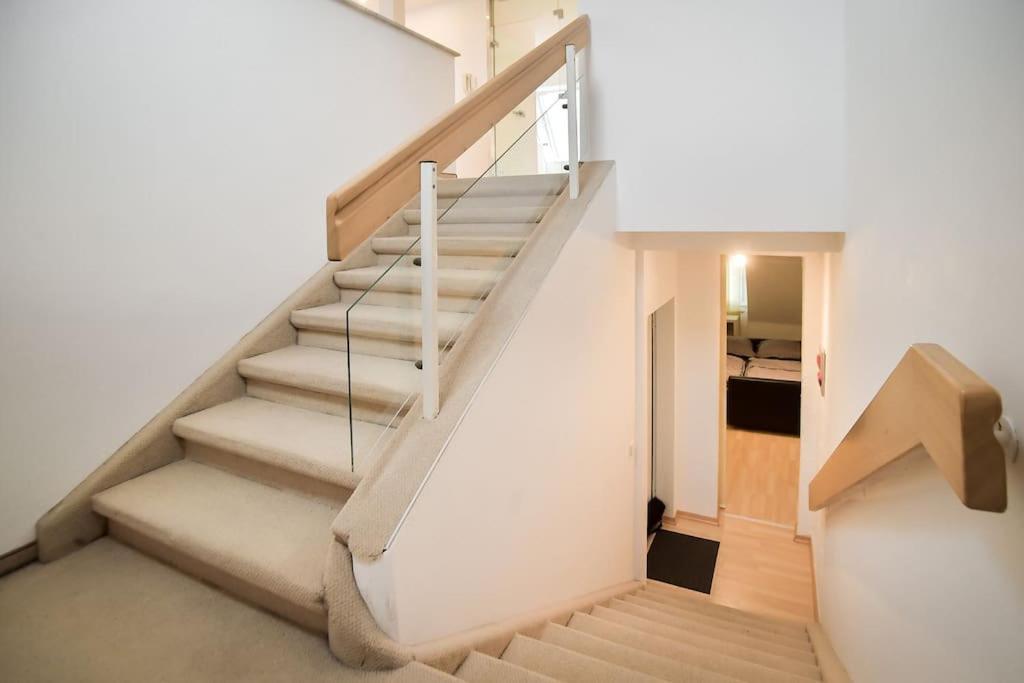 5 Secret Escape Apartment Above สตุตการ์ต ภายนอก รูปภาพ